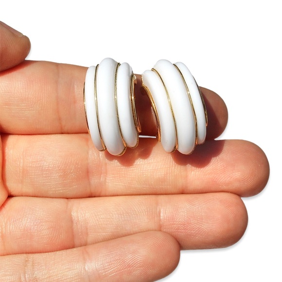 Vintage Monet White Lucite Clip On Hoop Earrings Chunky Gold Plated Ribbed Hoops - Picture 1 of 3